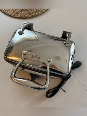 All-Clad 6061 seriel waffler 2 square Belgian waffle maker - Silver